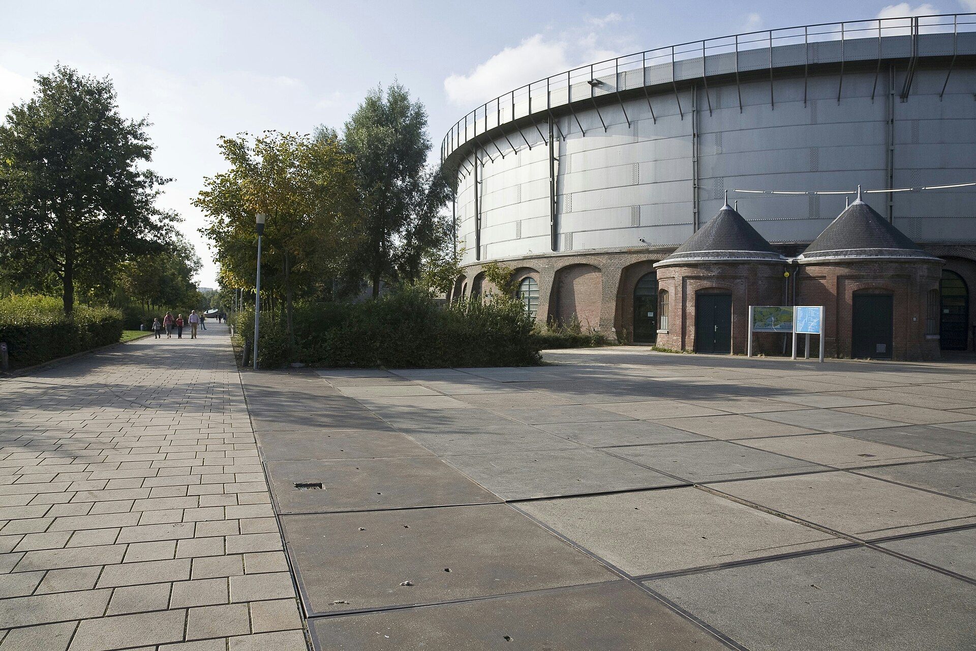 ADE 2026 : des dizaines de plaintes pour vols de colliers, plusieurs soirées visées au spray au poivre