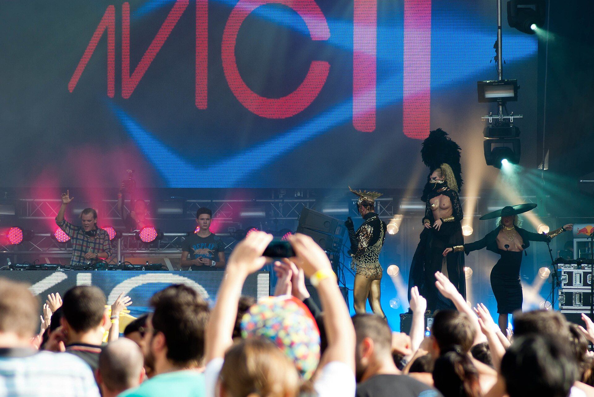 Tomorrowland publie l'intégralité du premier set d'Avicii sur sa MainStage, joué en 2011 avec « Levels » en avant-première