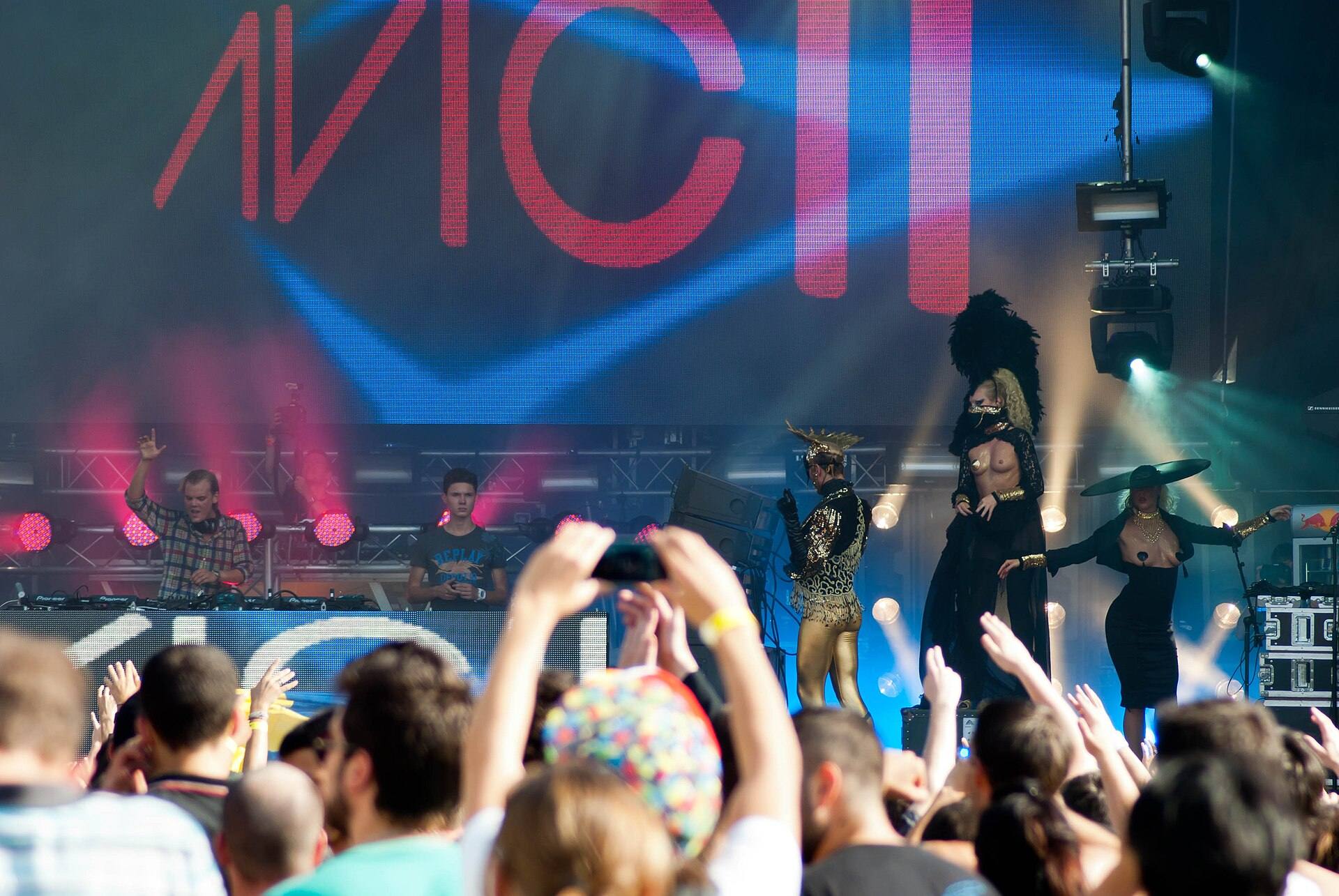 Tomorrowland publie l'intégralité du premier set d'Avicii sur sa MainStage, joué en 2011 avec « Levels » en avant-première