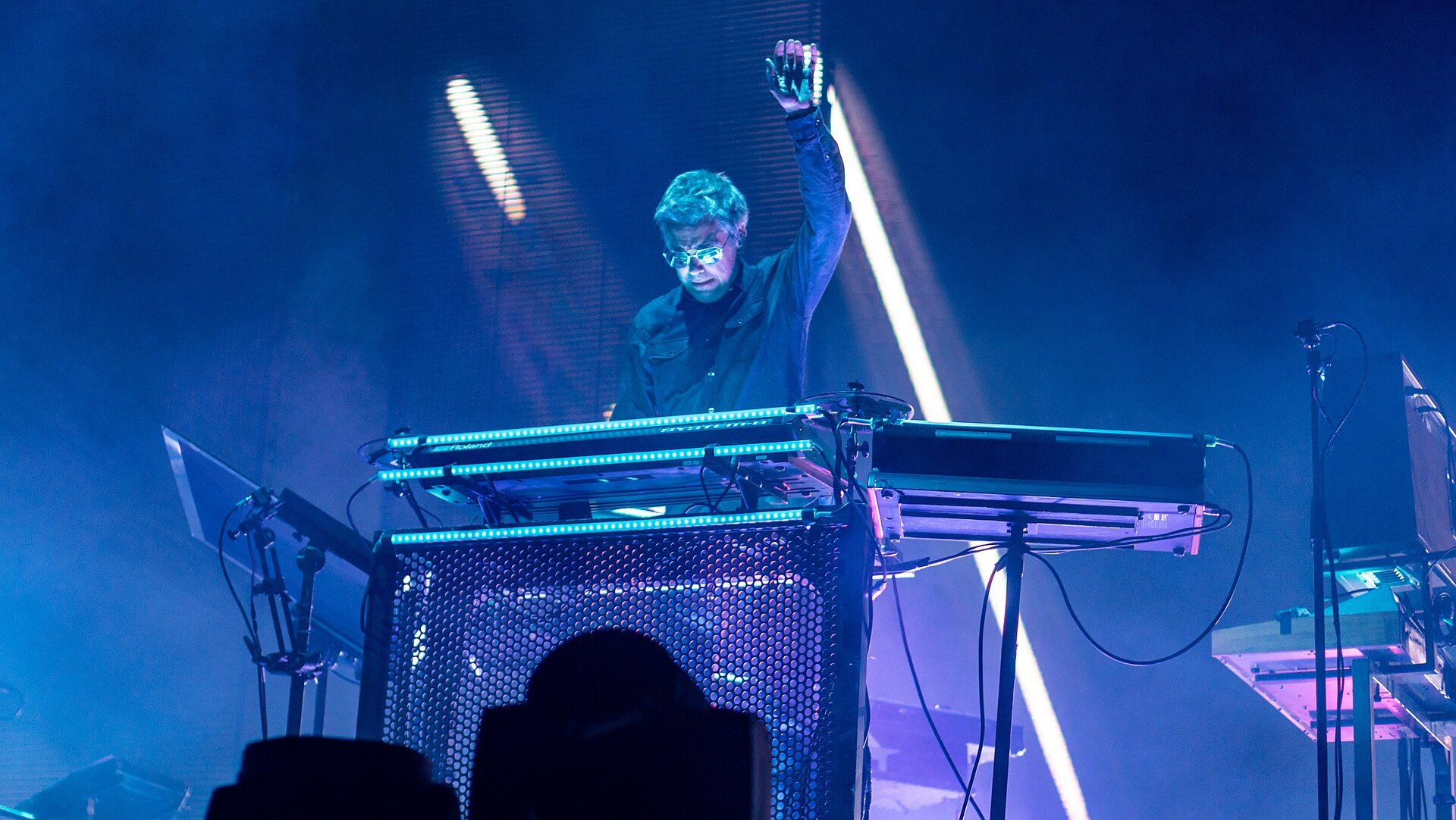 Oxygène a 50 ans : Jean-Michel Jarre ressort l'album en Dolby Atmos chez BMG le 20 novembre