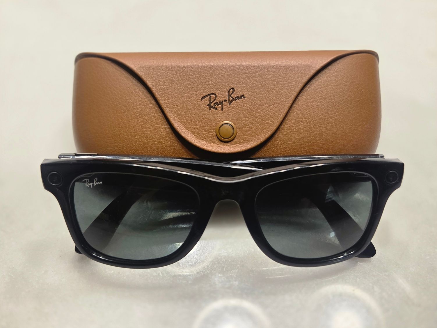 Lunettes connectées en club : l'app polonaise ZuckOff et les premières interdictions en Europe