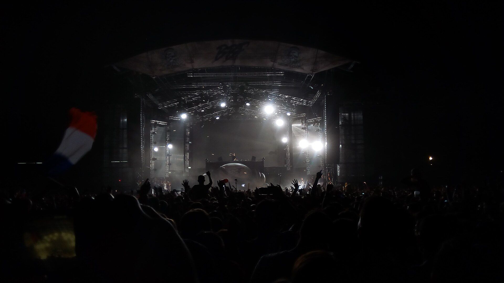 Martin Garrix sortira « MARTY » le 5 mars 2027 : 14 titres avec U2, Madonna, Ed Sheeran et Aitana