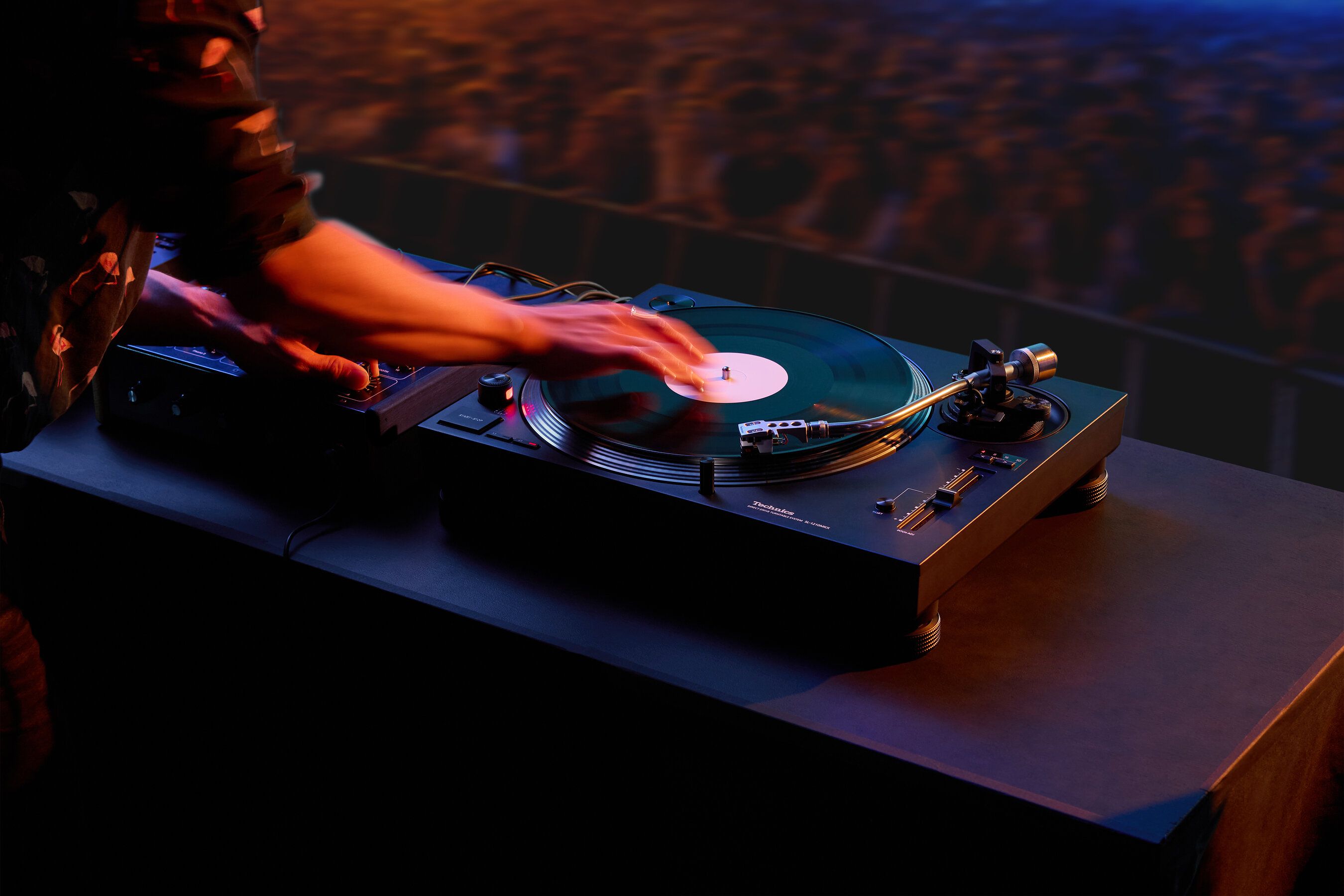 Technics SL-1210MKX : une nouvelle platine phare à 1 499 euros, avec des plages de pitch à ±4 % et ±50 %