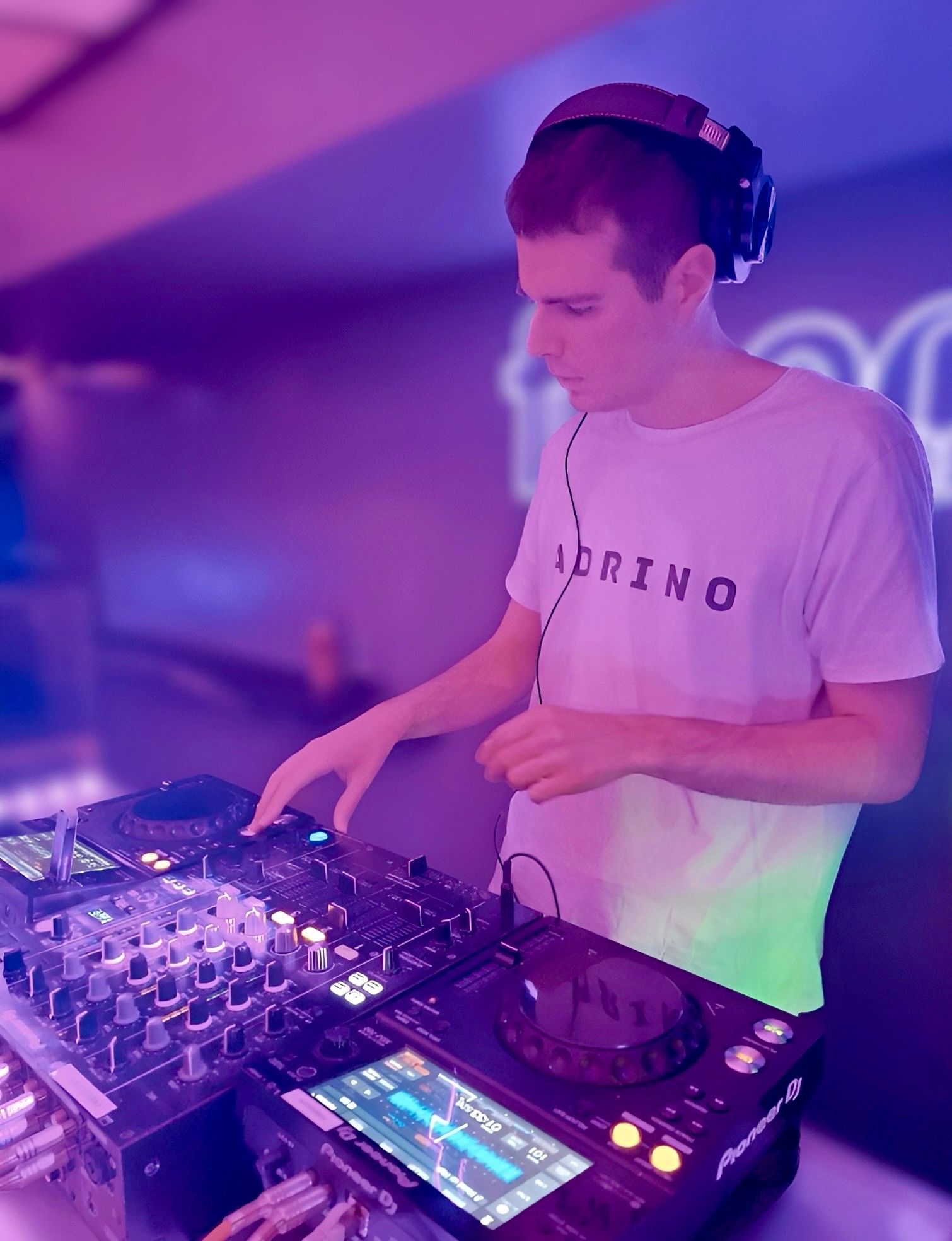 Adrino, DJ – photo 4