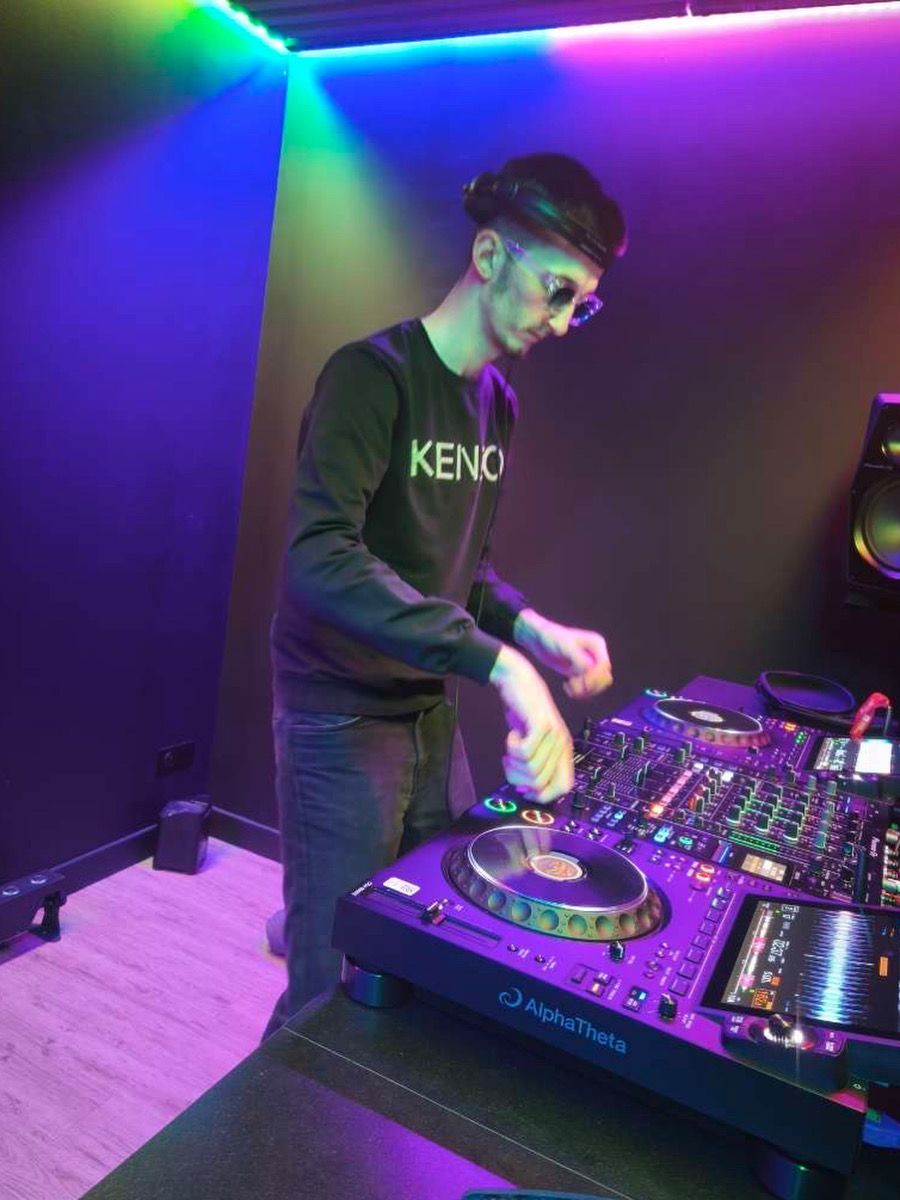 Maxlow, DJ – photo 6