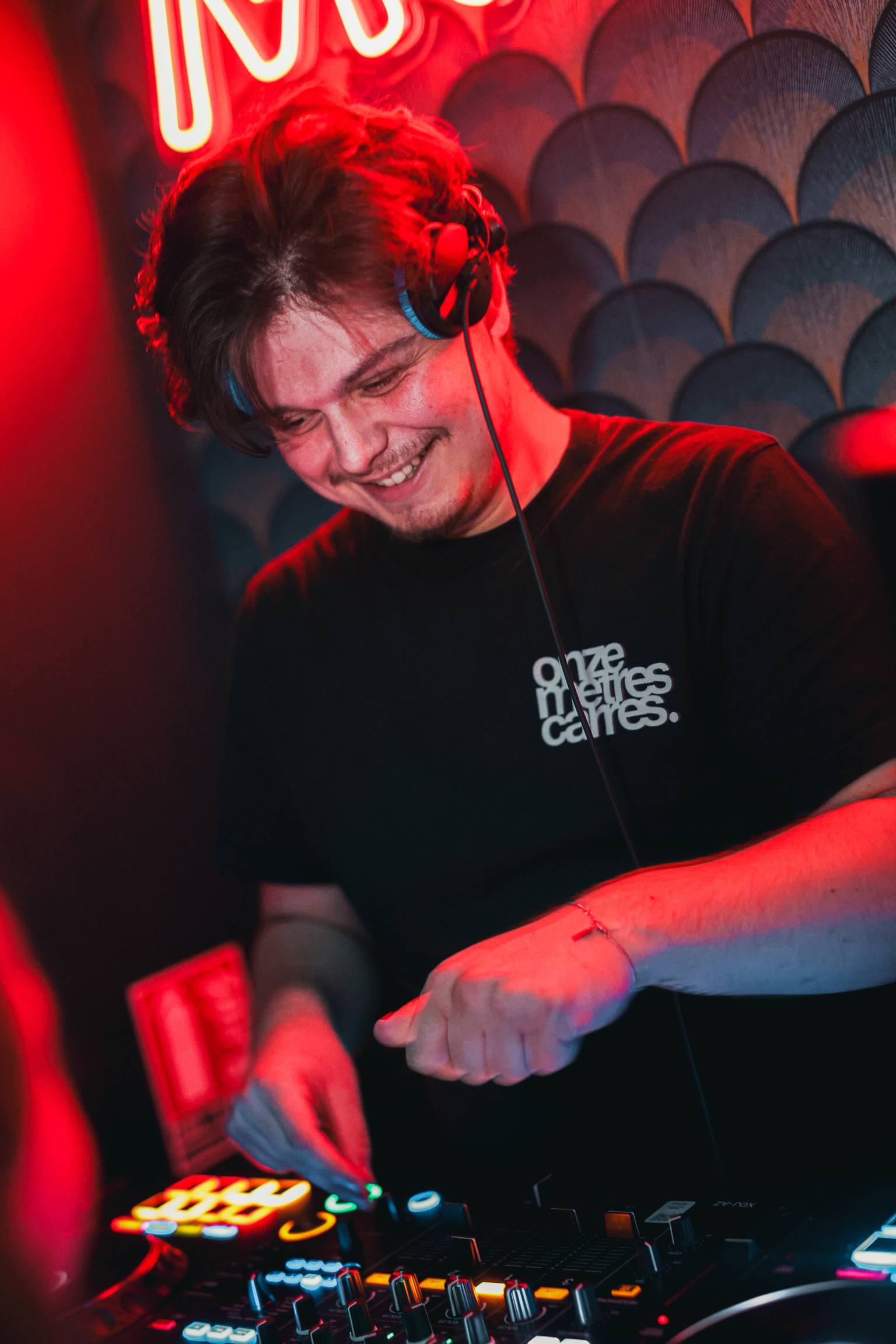 AURN., DJ