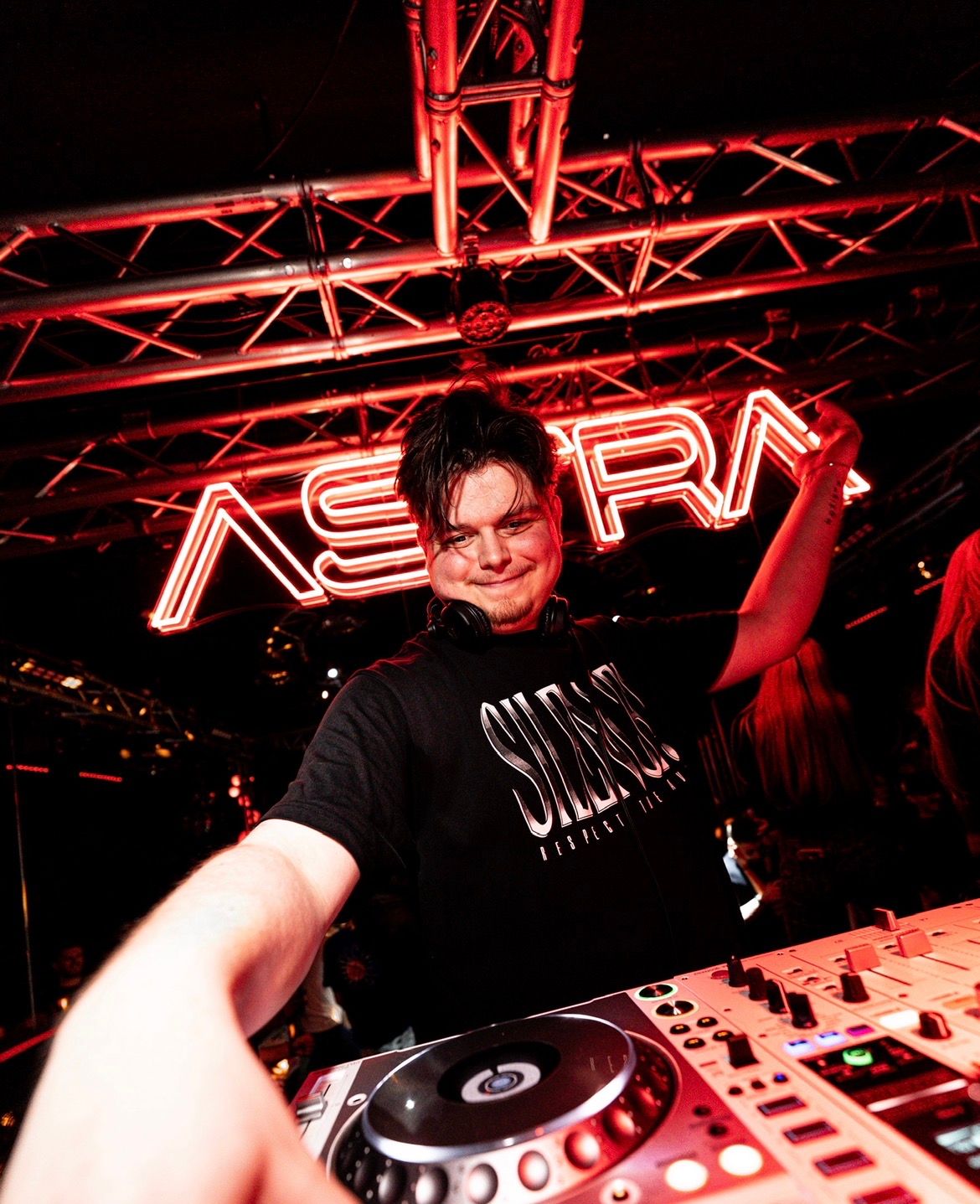 AURN., DJ – photo 1